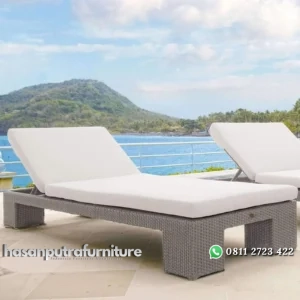 Kursi lonjer rotan sintetis jumbo bantalan empuk Indonesia Furniture
