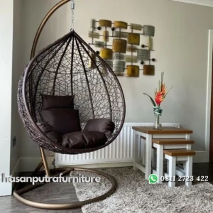 Ayunan rotan sintetis model terbaru tiang besi finishing gold Indonesia Furniture