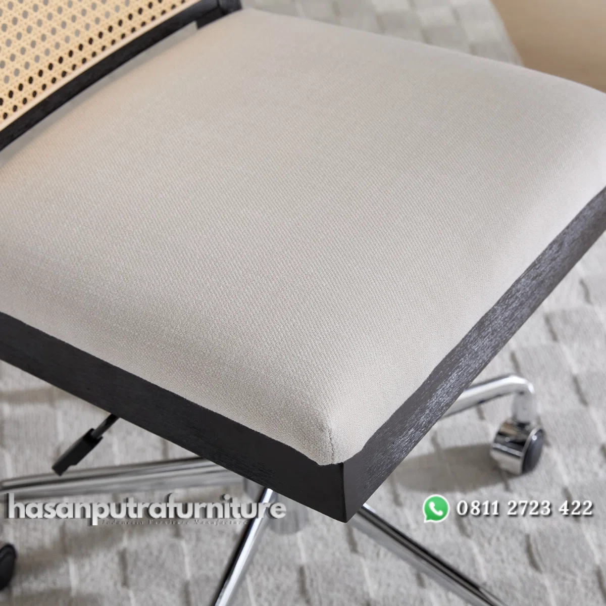 Kursi Kerja Kantor Anyaman Rotan Kayu Jati Hasan Putra Furniture Jepara - Indonesia Furniture 3 Kursi Kerja Kantor Anyaman Rotan Kayu Jati Hasan Putra Furniture Jepara - Indonesia Furniture - Gambar 3