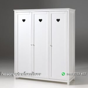 Lemari Pakaian Pintu 3 Cat Duco Putih Hasan Putra Furniture Jepara - Indonesia Furniture