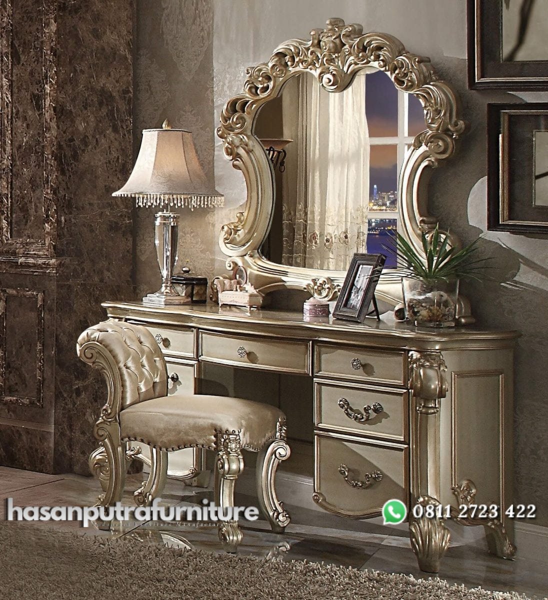 Meja Rias Mewah Ukiran Classic Hasan Putra Furniture Jepara - Indonesia Furniture 1 Meja Rias Mewah Ukiran Classic Hasan Putra Furniture Jepara - Indonesia Furniture