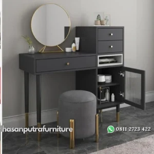 Meja rias kaki besi model terbaru cermin rias artis Indonesia Furniture