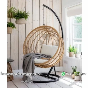 Ayunan rotan sintetis model bundar tiang besi full bantalan Indonesia Furniture